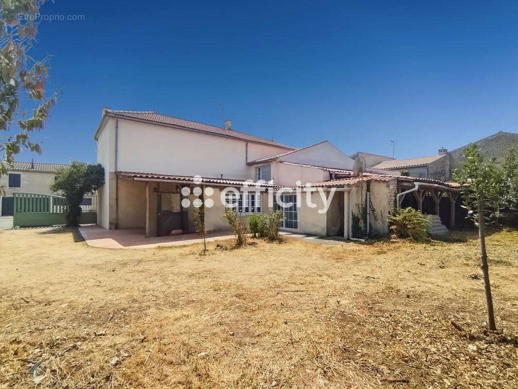 Maison 5 pièces 181 m² à vendre à Ferrieres (17170) - photo 16