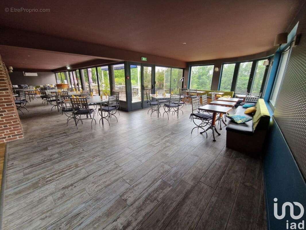 Photo 5 - Commerce à SAINT-HILAIRE-SAINT-MESMIN