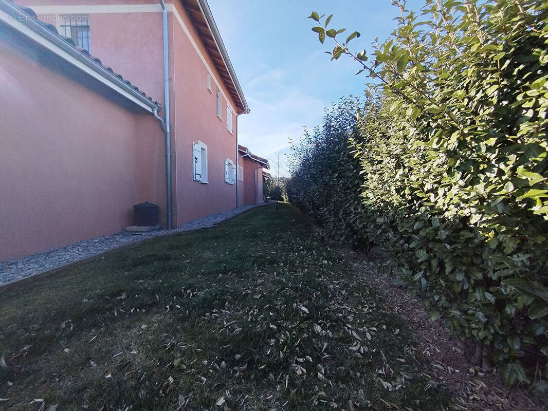 Maison à LARAGNE-MONTEGLIN