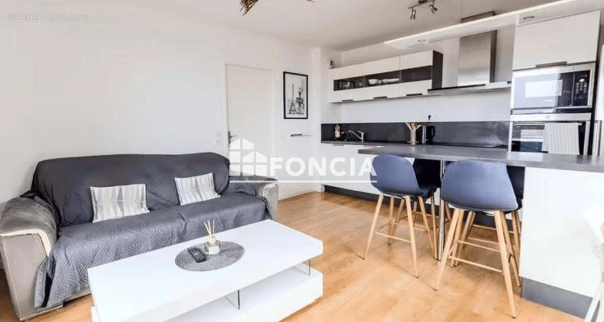 Appartement à FRESNES