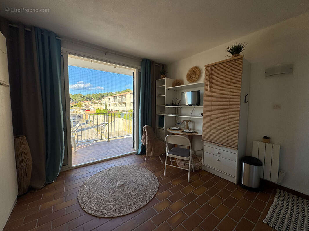 Appartement à SAINT-CYR-SUR-MER
