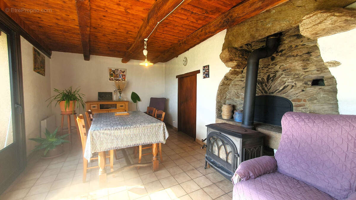 Charmante propriété avec 10 hectares de terrain à La Salvetat-Peyralès - photo 6