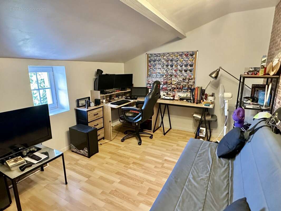 Maison  rénovée avec goût, offrant quatre chambres avec jardin clos - photo 14