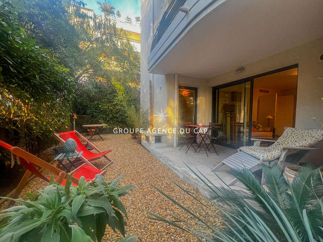 Appartement 2 pièces 44 m2 en rez de jardin proche mer et commerces SAINT AYGULF - photo 8