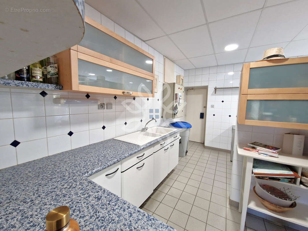 Grande maison en pierre avec cuisine pro   Idéale projet restaurant ou chambres d’hôtes   Proche A75 - photo 5