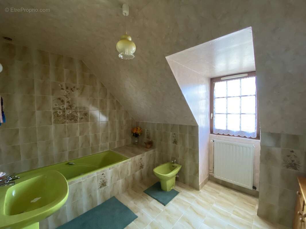 Maison à MONTREUIL-JUIGNE