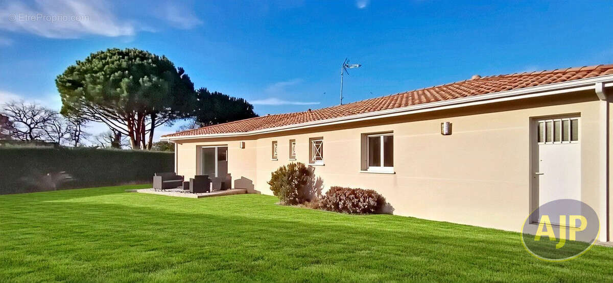 Maison à ARES
