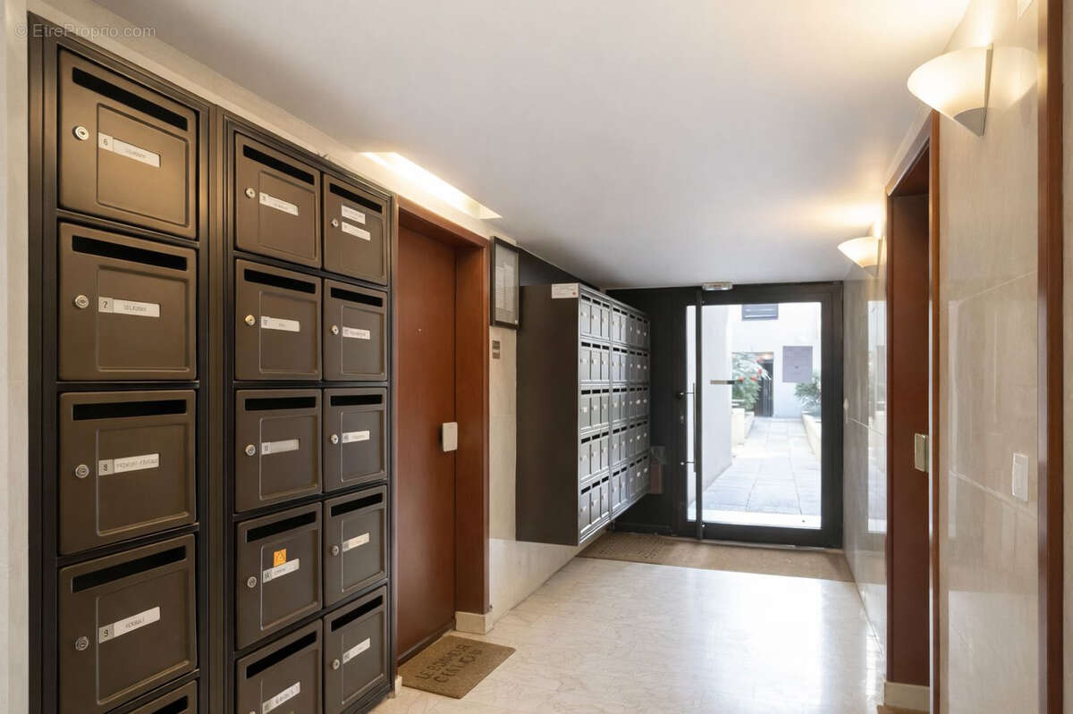 Appartement à PARIS-14E