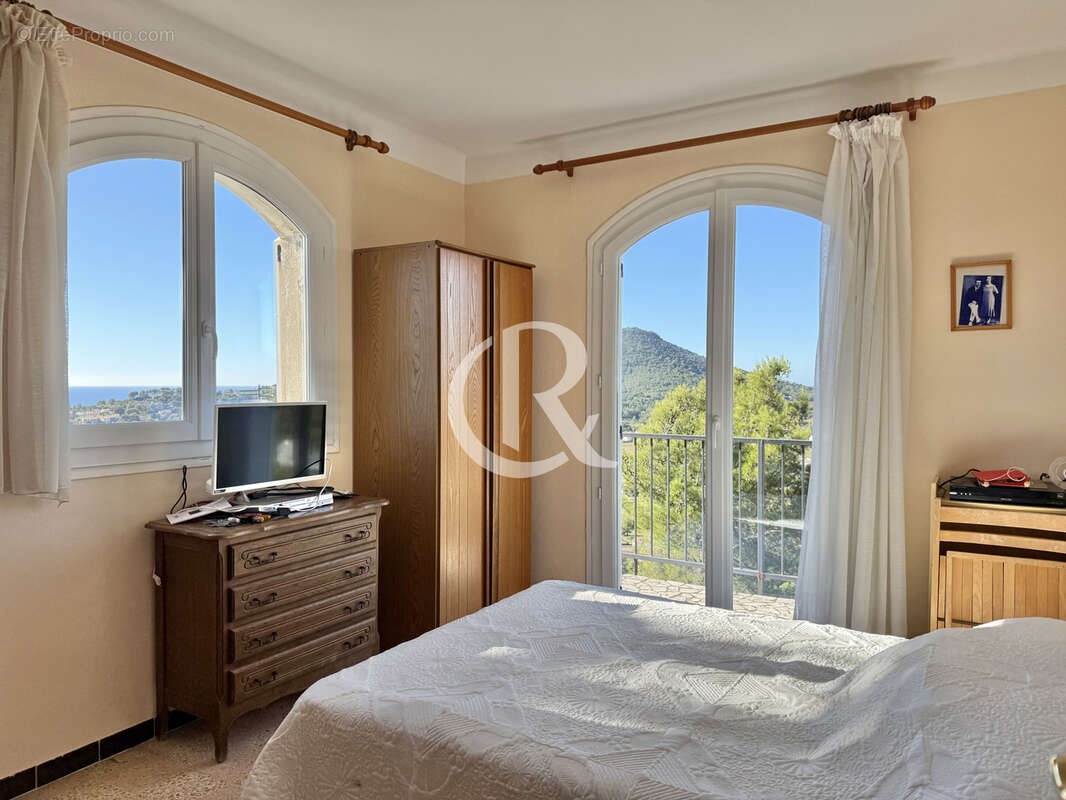 Maison à CARQUEIRANNE