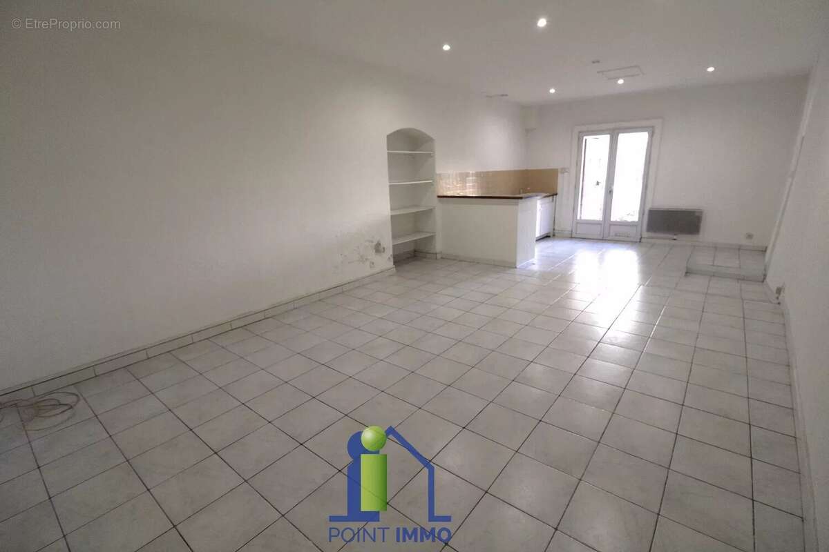 Appartement à MARSEILLE-11E
