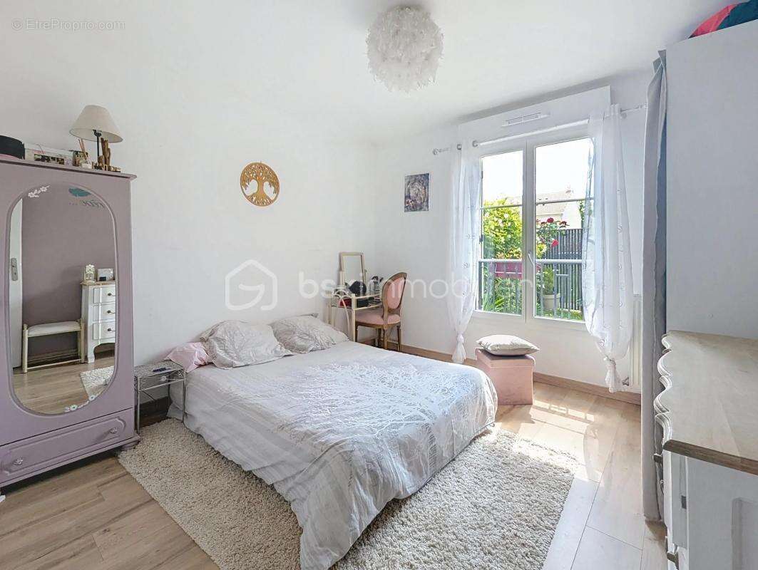 Appartement à VILLENEUVE-SAINT-DENIS