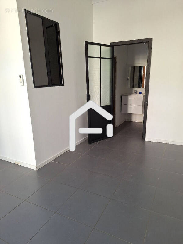 Appartement à POUSSAN