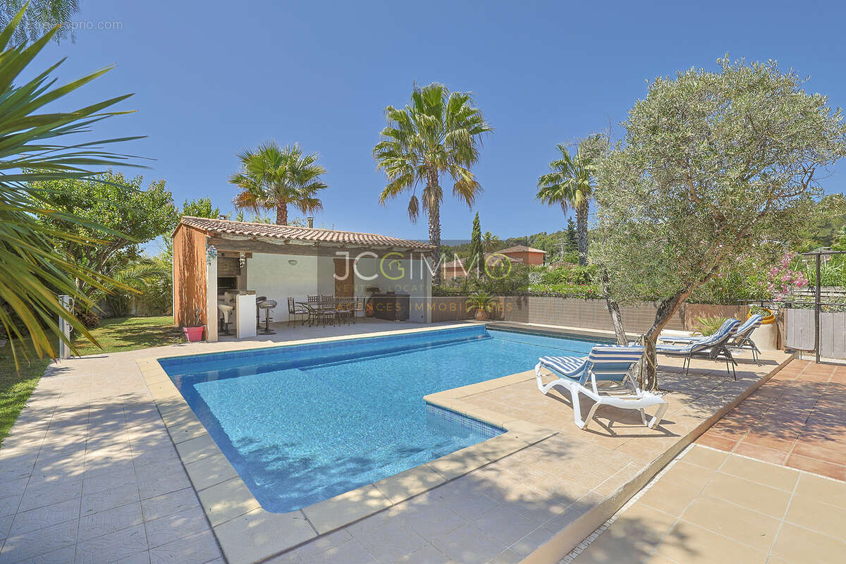 Villa provençale de 166 m2 avec piscine, pool house et annexes - La Crau / Les Sauvans - photo 12