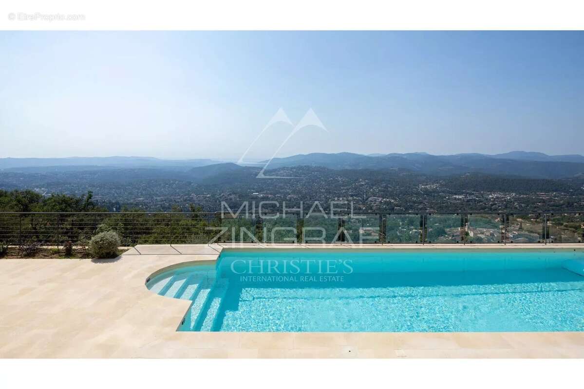 Villa au style épuré sur les balcons de la Riviera - photo 3