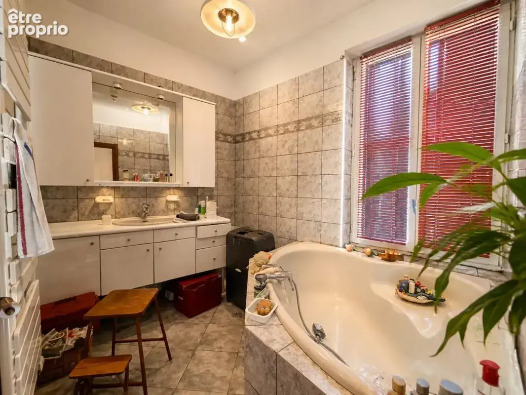 Appartement de 5 pièces À RENOVER de 126 m² à Caluire-et-Cuire - photo 24