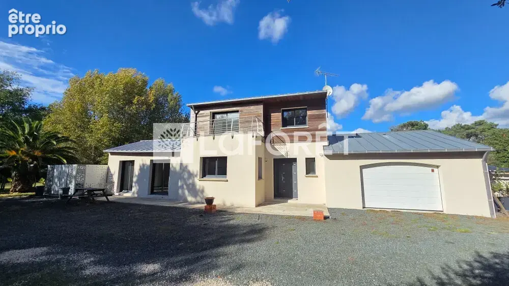 Maison POULDREUZIC 4 Pièces 124 m² - photo 1
