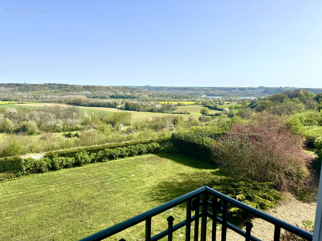 Maison à CHAMOUILLE