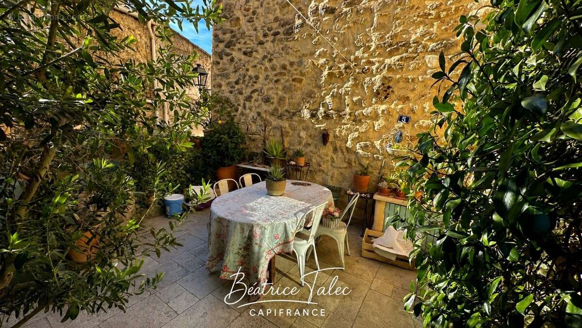 Maison en pierre de caractère au pied de la Sainte-Victoire : 3 chambres, terrasse, solarium – Provence, Bouches-du-Rhône - photo 10