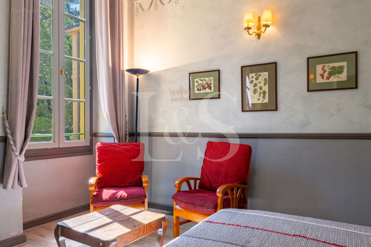 Appartement à MONTBRUN-LES-BAINS