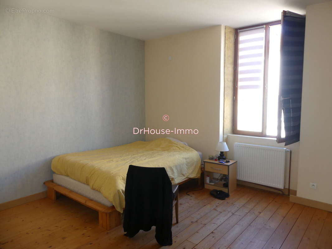 Appartement à LA PACAUDIERE
