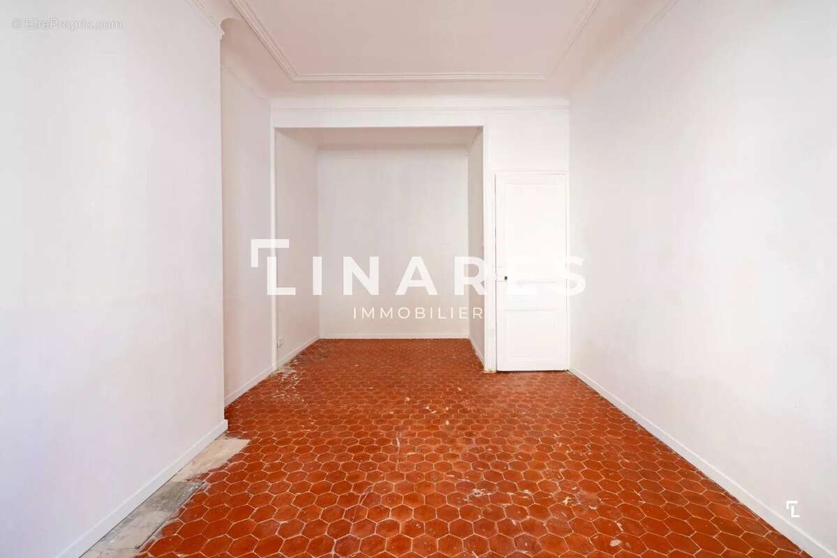Appartement à MARSEILLE-1E