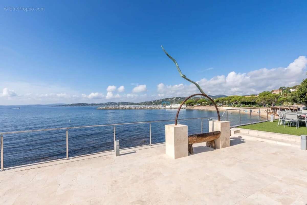 Maison à ROQUEBRUNE-SUR-ARGENS