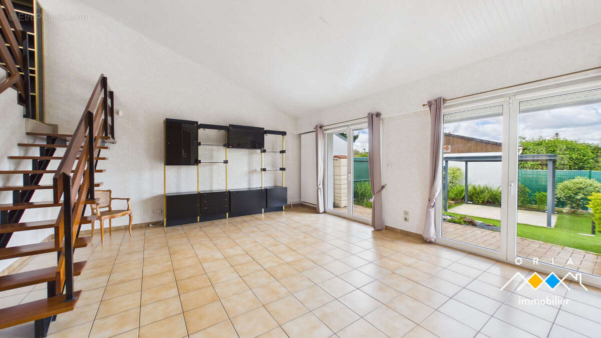 SEICHAMPS - Maison 4 pieces 125 m2 - photo 15