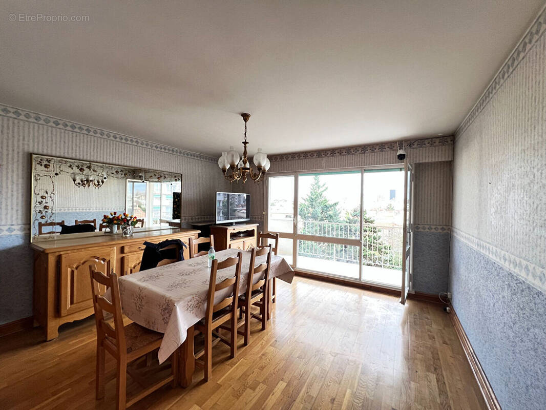 Appartement à AUBERVILLIERS