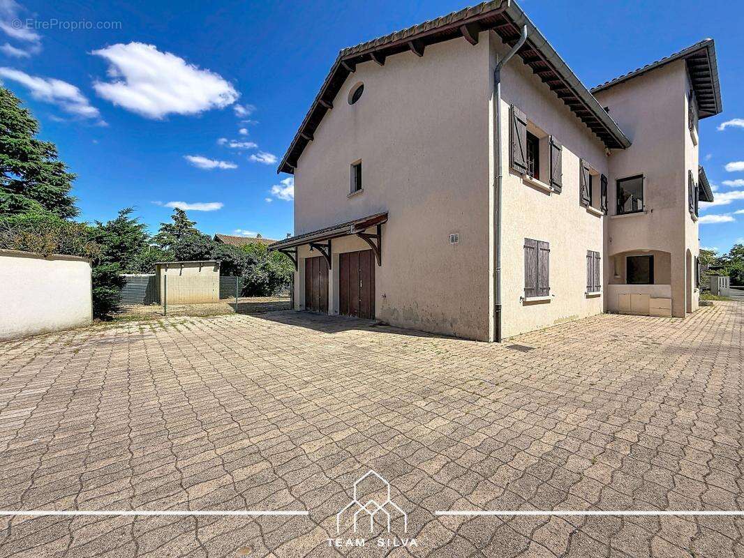 Maison 220 m² à Ternay  - photo 18