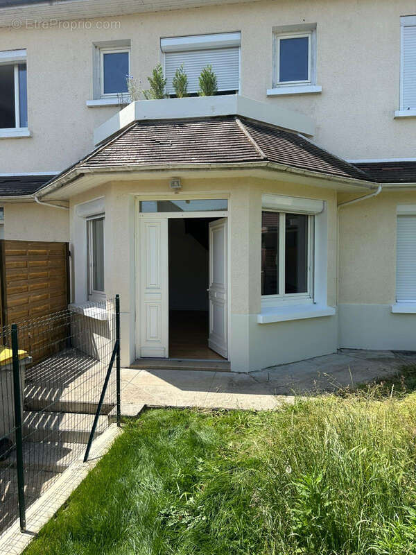 Appartement à LARDY