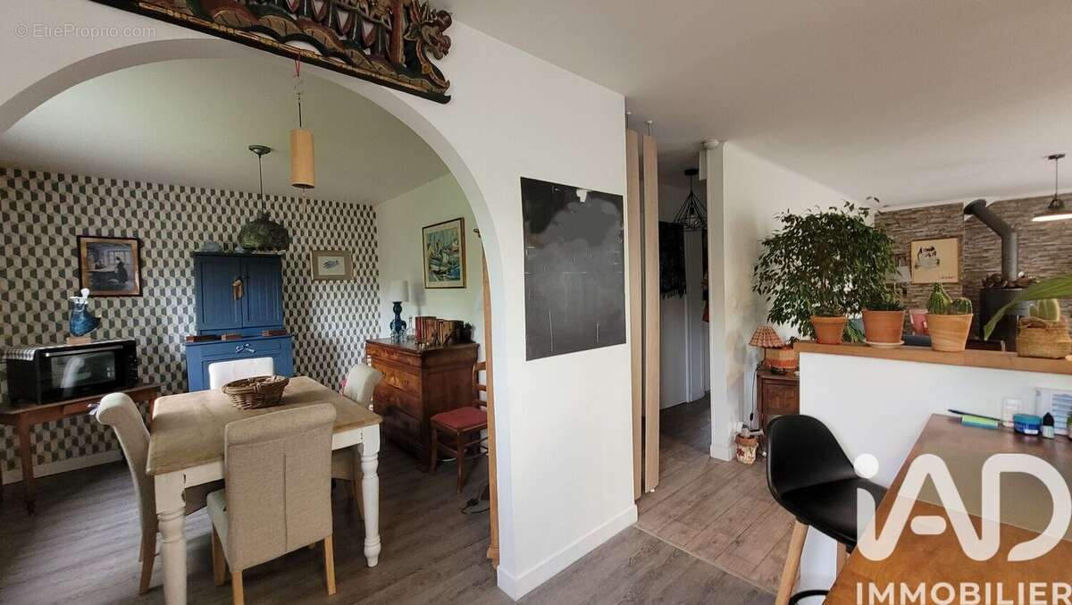 Photo 4 - Maison à CHATEAUNEUF-DU-FAOU