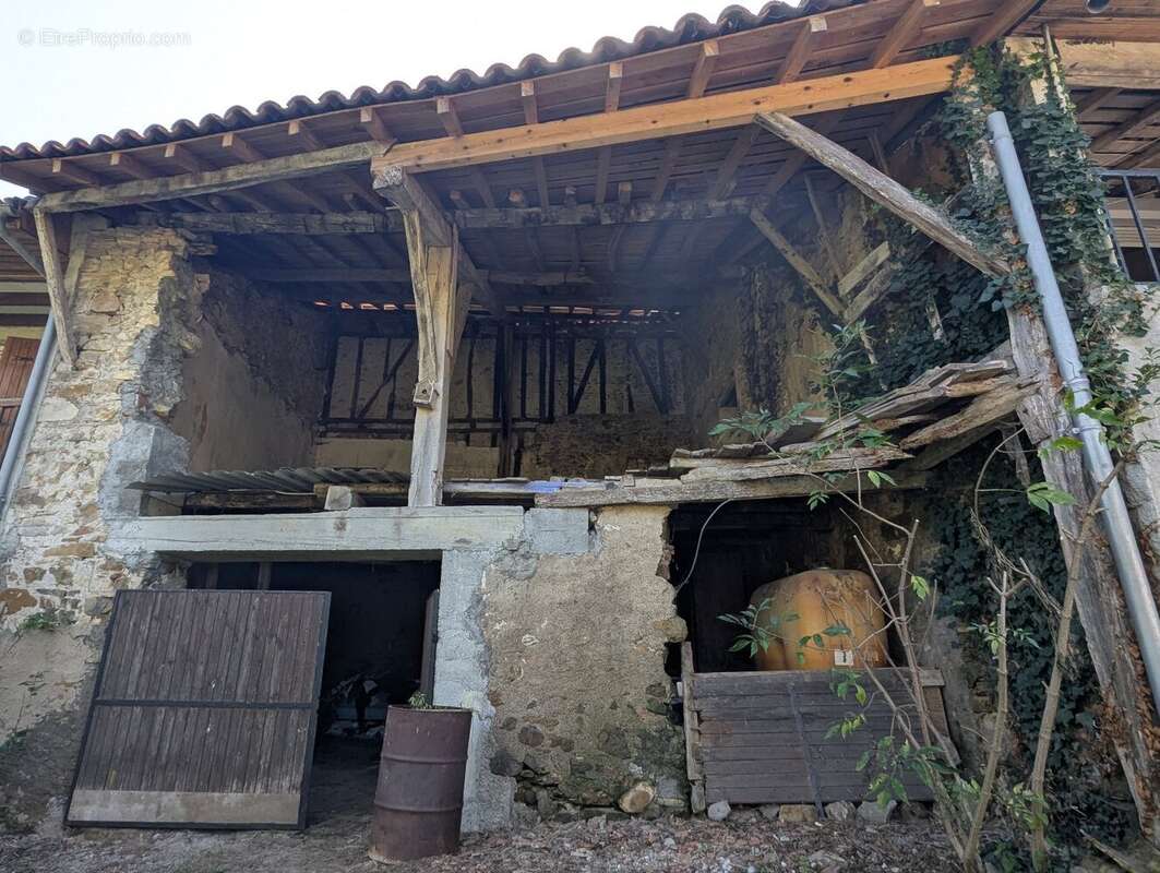 Maison de village 65 m² avec grange et jardin - photo 2
