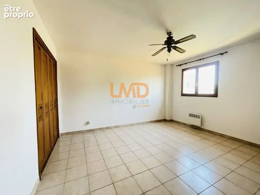 Propriété T5 avec piscine, parc, garages - photo 17