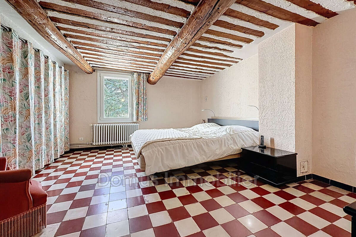 Maison à SAINT-SATURNIN-LES-AVIGNON