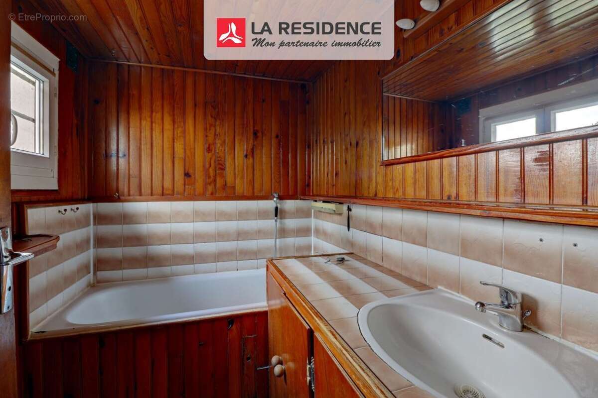 Maison à MAURECOURT