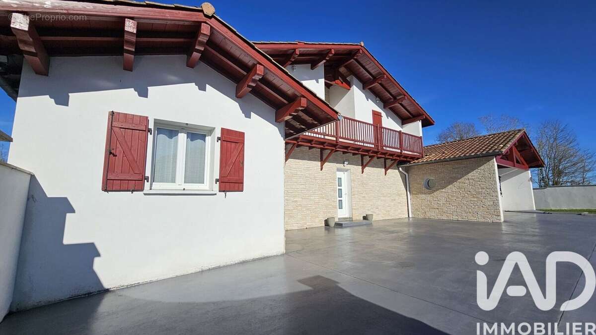 Maison 203 m² à Sames  - photo 3