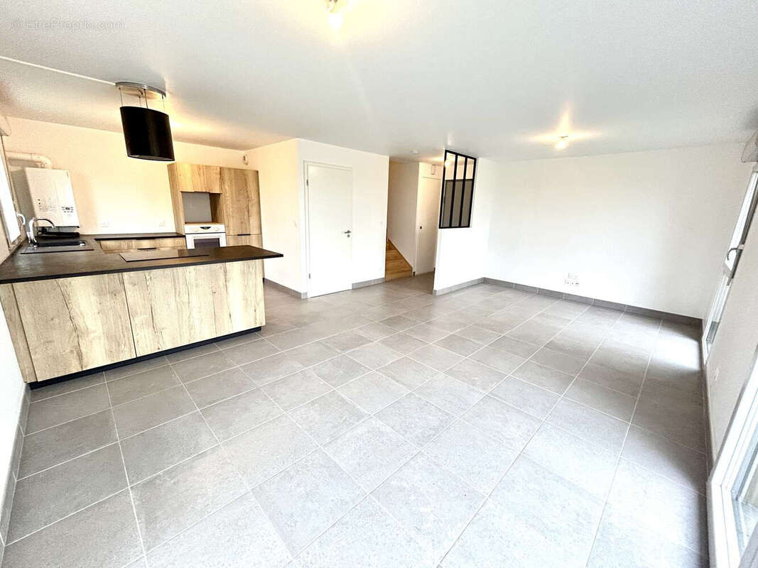 Appartement à HAUTEVILLE-LES-DIJON