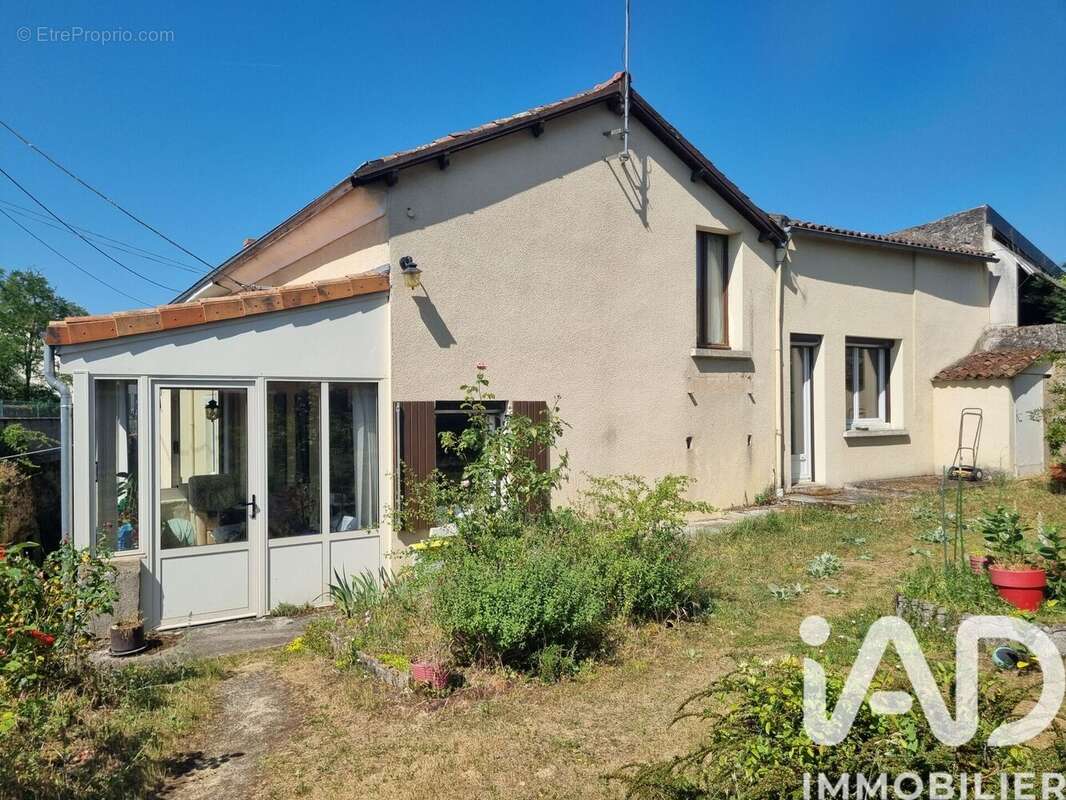 Photo 2 - Maison à DOUE-LA-FONTAINE