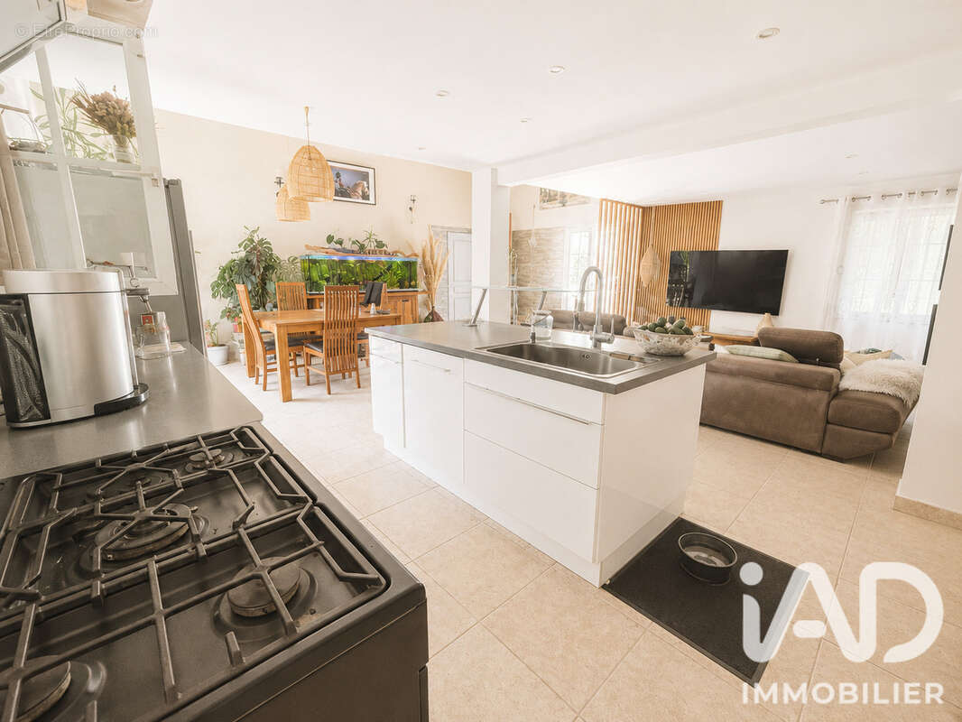 Maison 168 m² à Brignoles  - photo 7