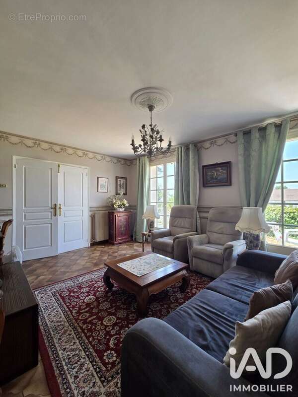 Maison 170 m² à Joue-Les-Tours  - photo 4