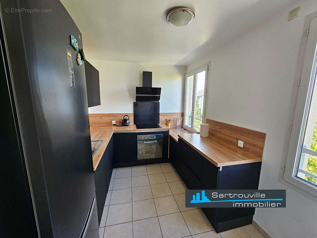 Appartement à SARTROUVILLE