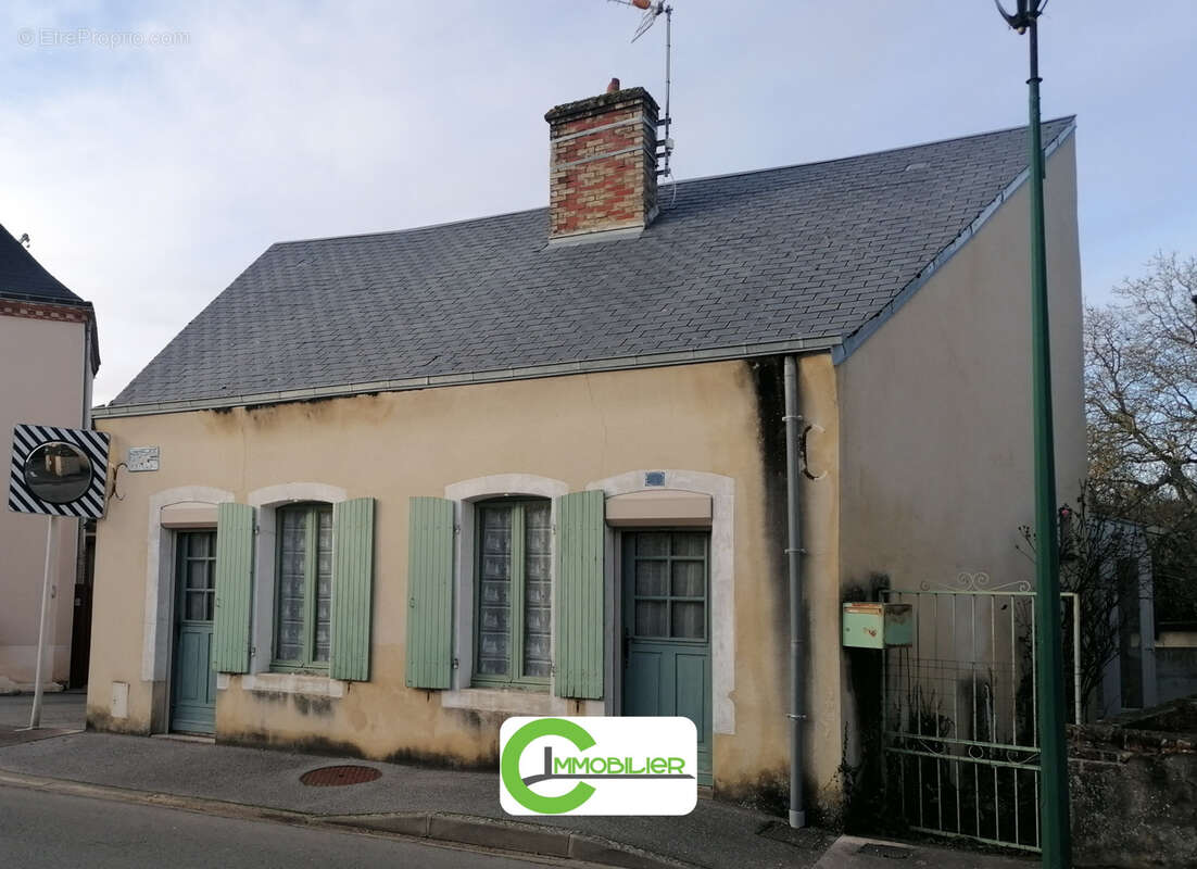 Maison à SEMUR-EN-VALLON