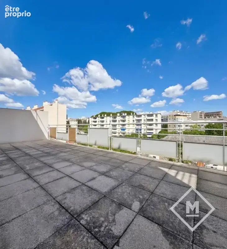 Vend rare appartement type 2 de 44m2 avec terrasse panoramique de 50m2 secteur Saint Just 13013 Marseille - photo 3