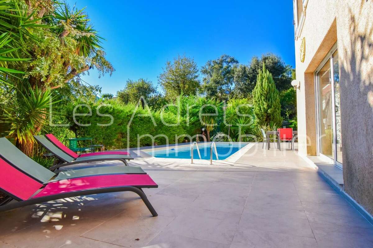 Maison à LES ADRETS-DE-L&#039;ESTEREL