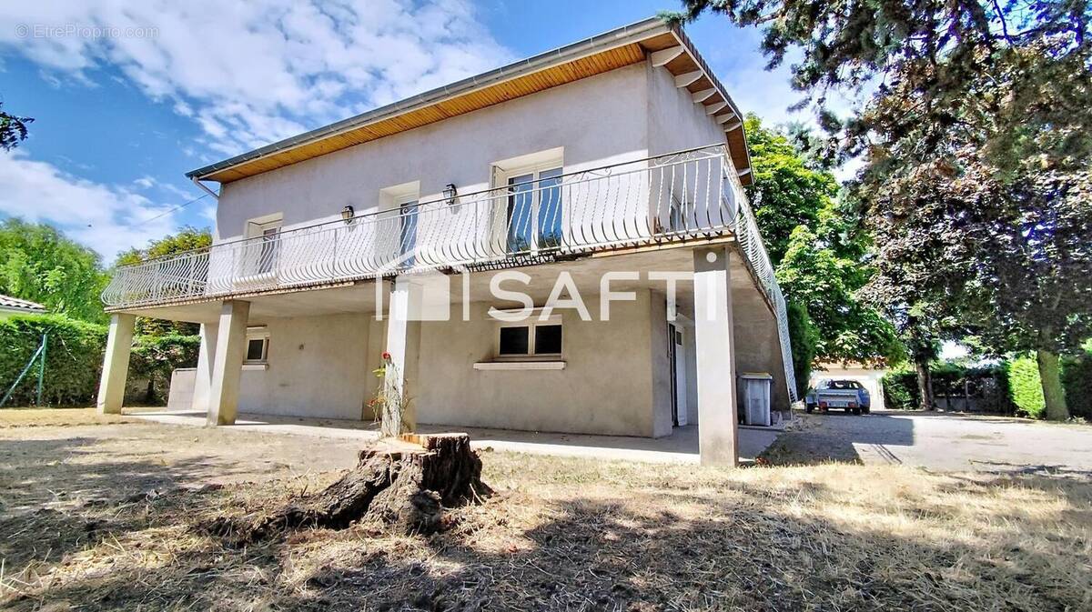 Photo 1 - Maison à SAVIGNEUX