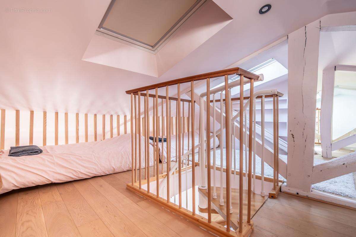 Appartement à PARIS-3E