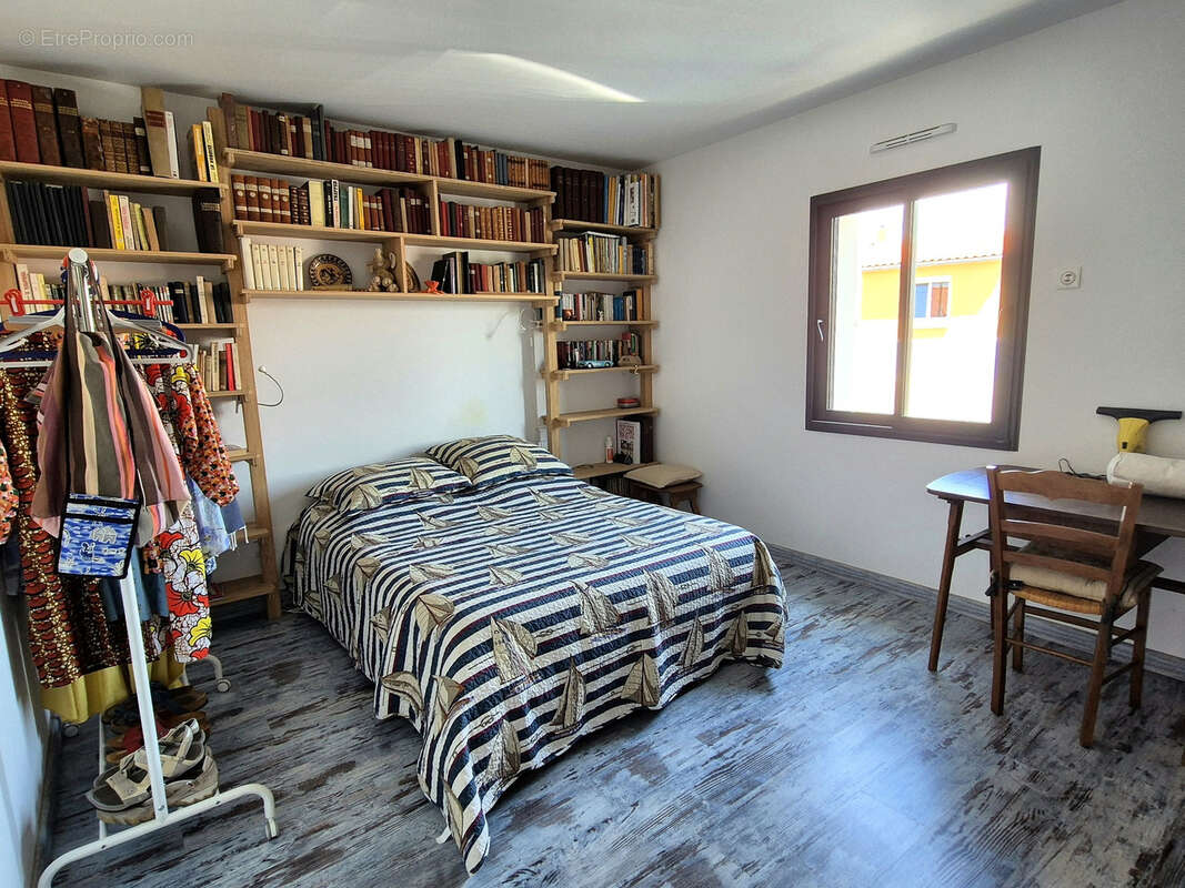 LA CHAUME - Maison familiale récente 156 m2 hab. proche Quai + Terrasses Jardin et Parking - photo 4