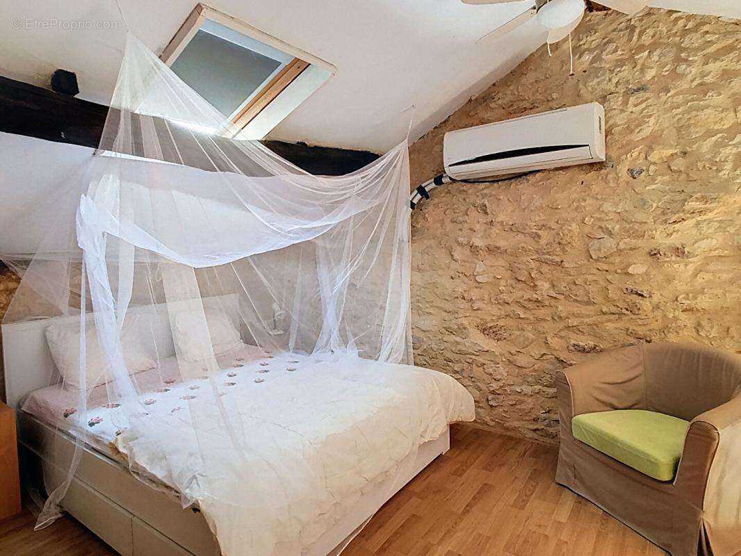 Maison à LE BUISSON-DE-CADOUIN