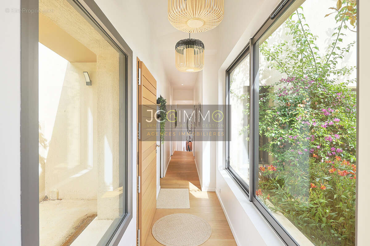 Villa construite en 2023 avec vue mer - photo 24