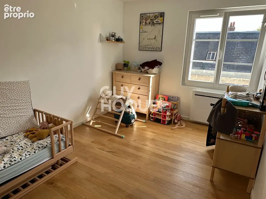 Nouveau prix - maison de ville atypique au calme -3 chambres - cour -balcon - photo 13
